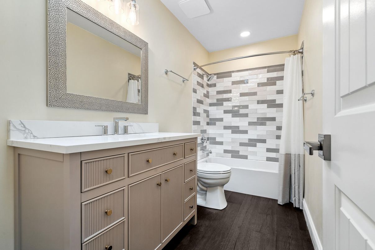 Bathroom, Interior, Recessed Lighting, Wood Texture Flooring