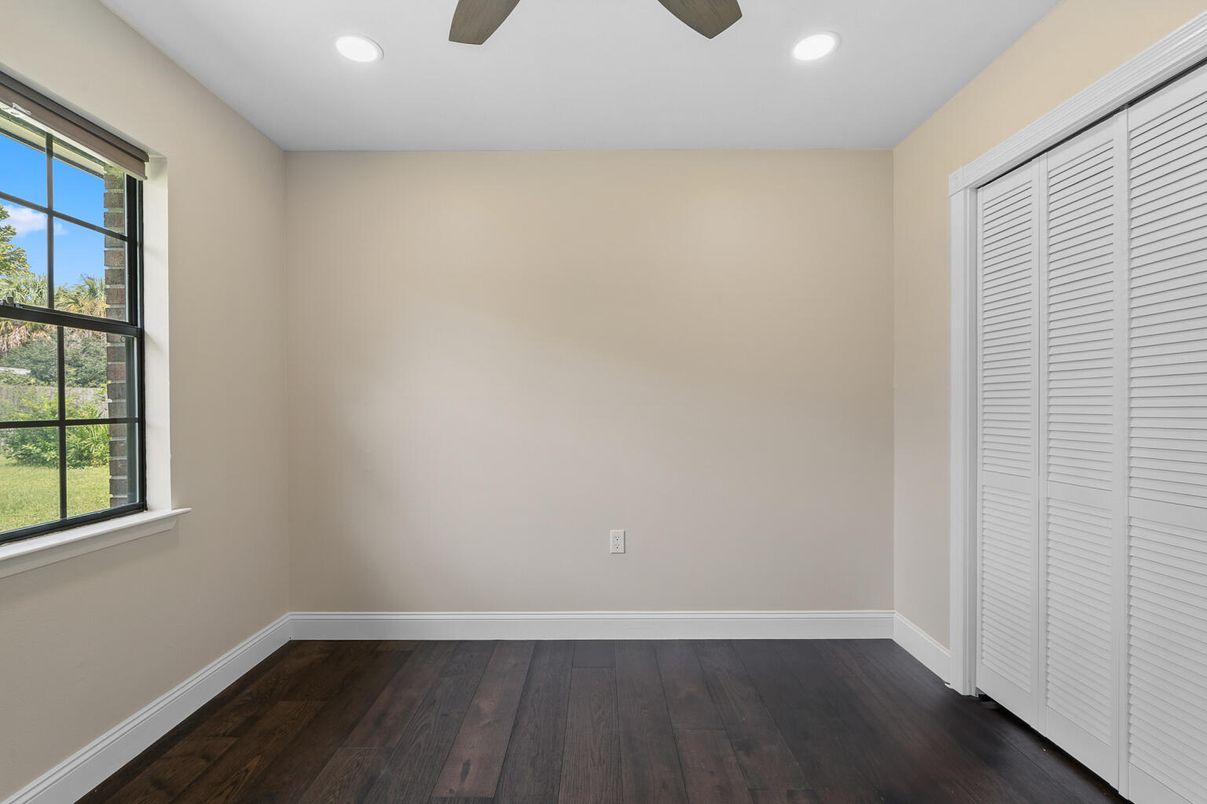 Empty room, Interior, Recessed Lighting, Wood Texture Flooring