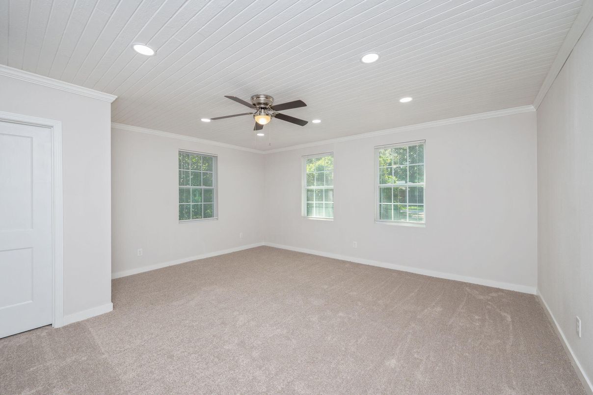 Empty room, Interior, Recessed Lighting