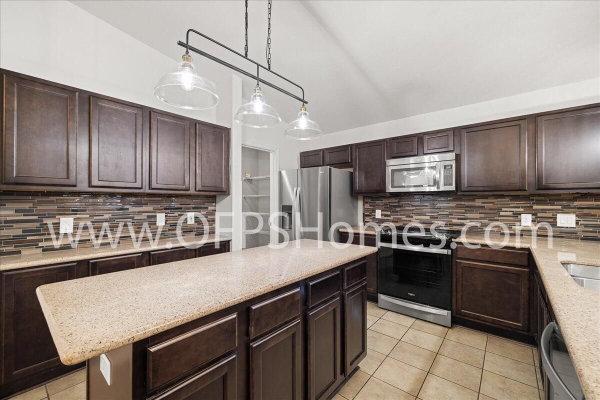 Interior, Kitchen, Pendant Lights, Stainless Steel Appliances