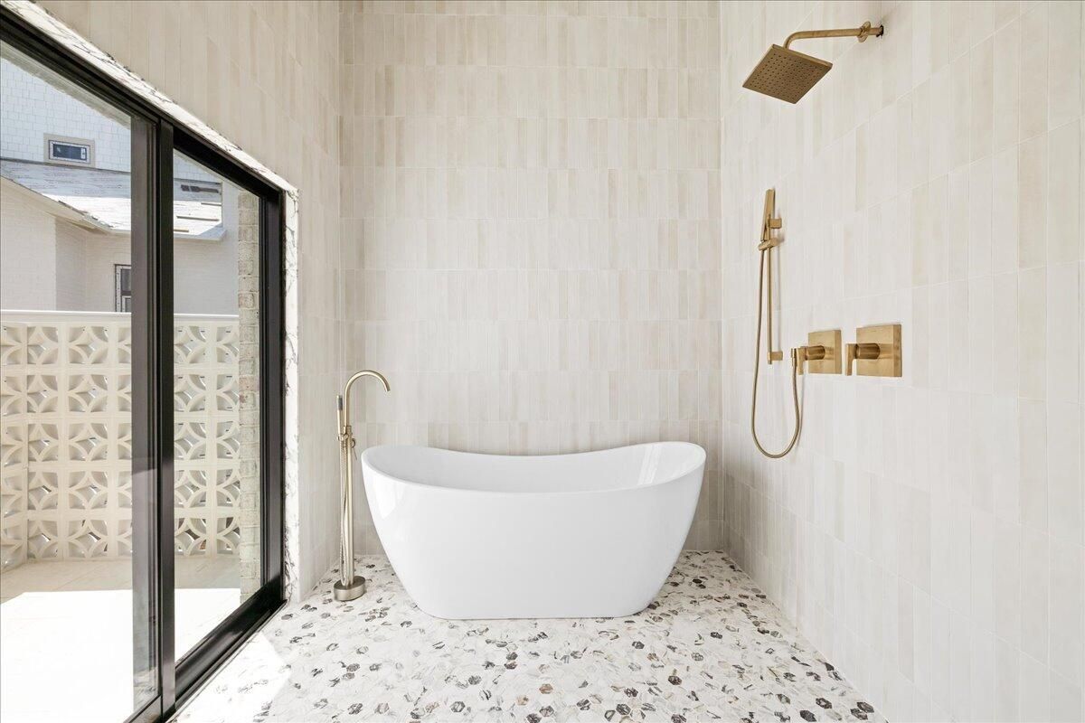 Bathroom, Free Standing Baths, Interior