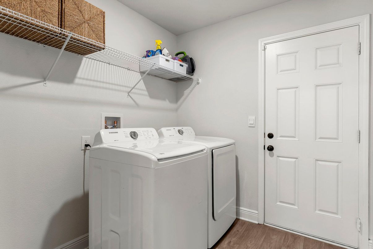 Interior, Washer, Wood Texture Flooring