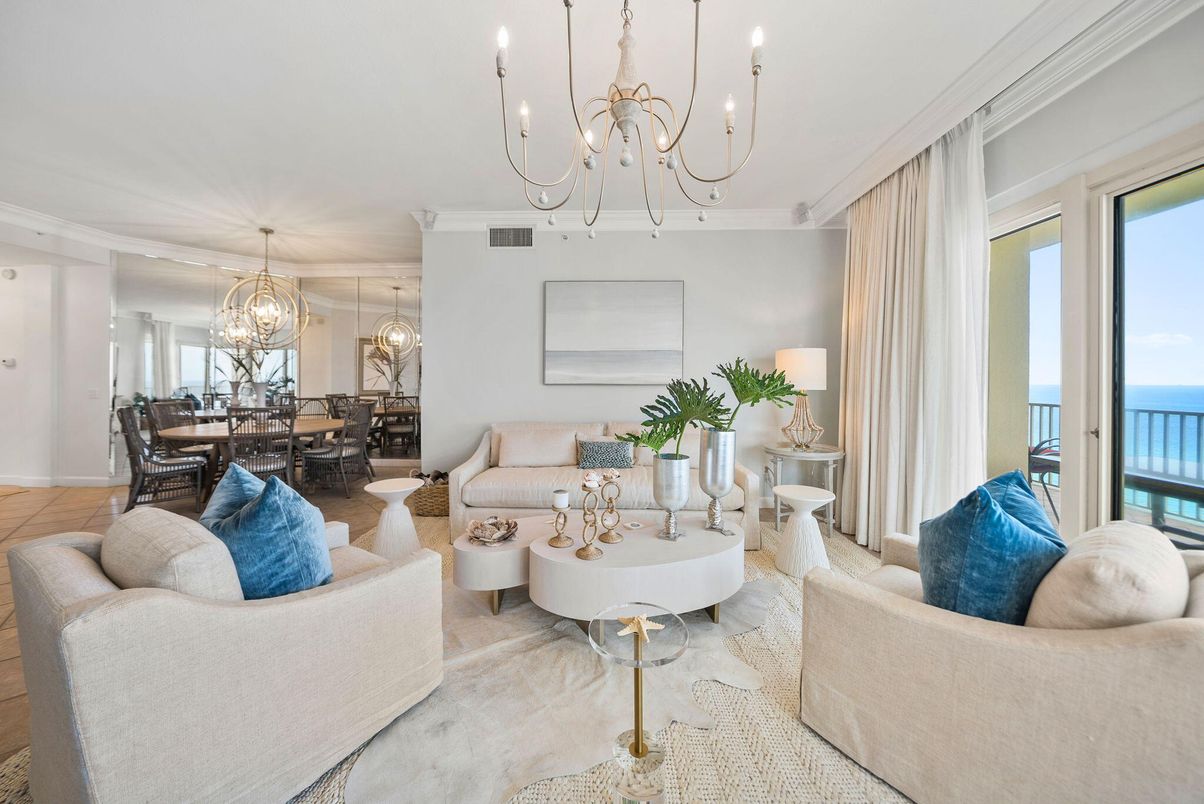 Chandelier, Dining room, Interior, Living room, Water