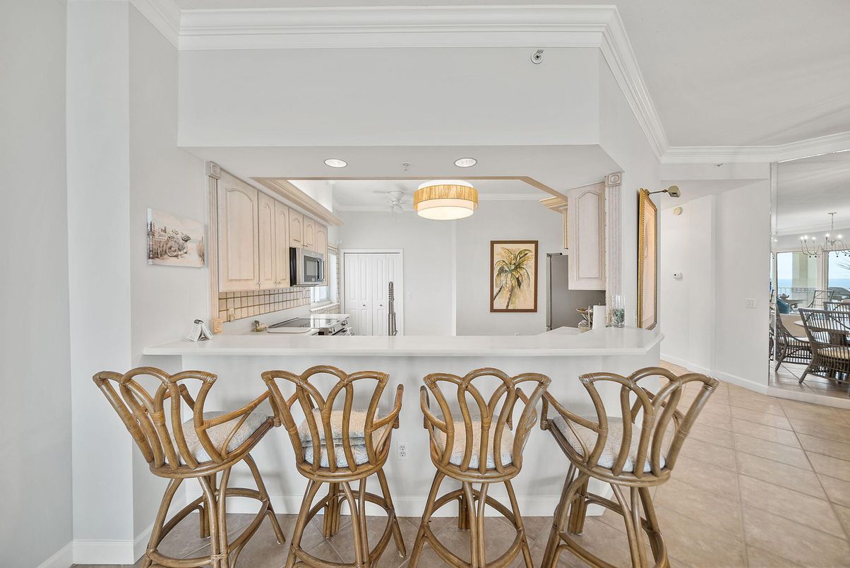 Chandelier, Dining room, Interior, Kitchen, Recessed Lighting