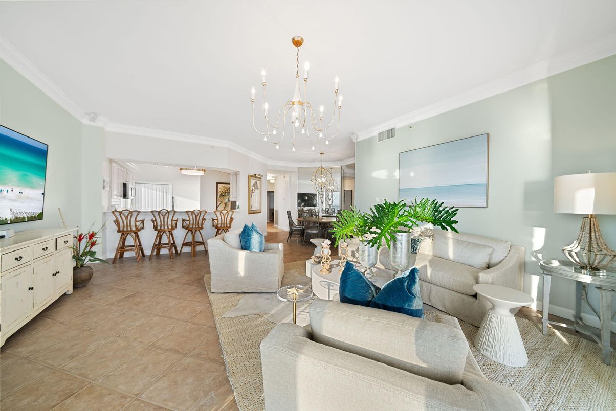 Chandelier, Dining room, Interior, Living room, Water