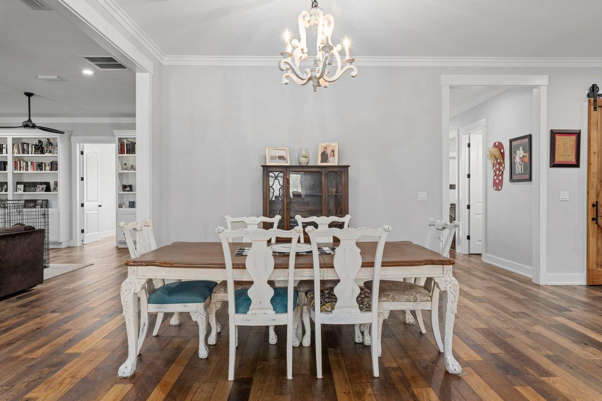 Chandelier, Dining room, Interior, Recessed Lighting, Wood Texture Flooring