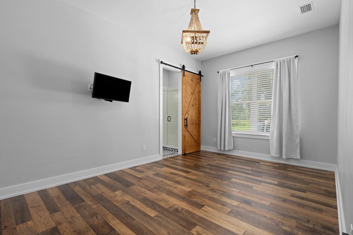 Chandelier, Empty room, Interior, Wood Texture Flooring