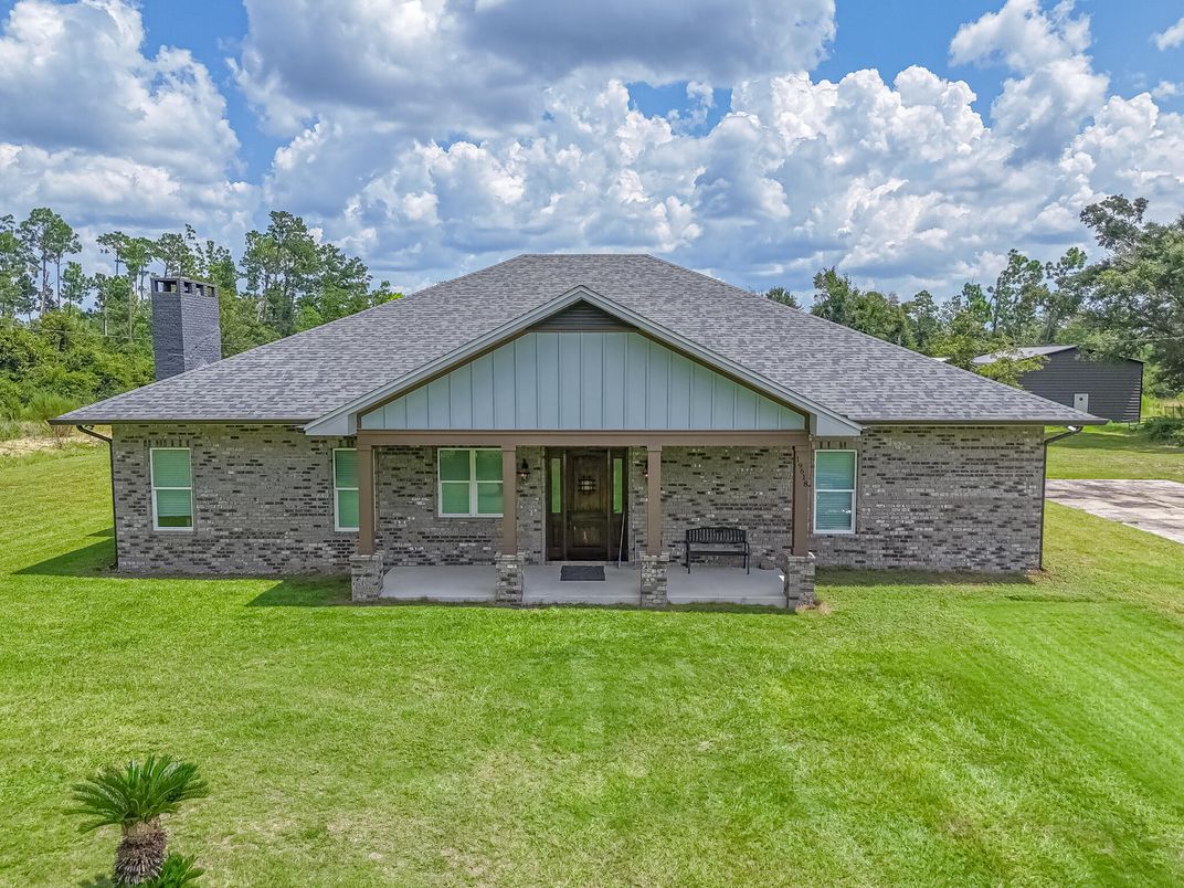 Backyard, Exterior, Facade, Ranch