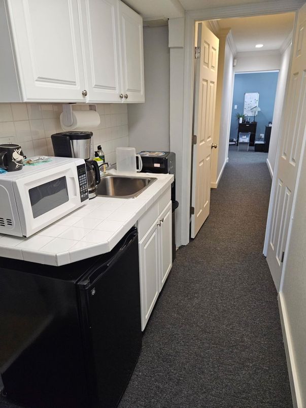 Interior, Kitchen, Recessed Lighting, Tile Countertops