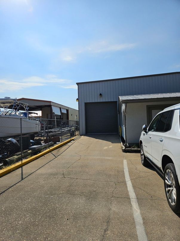 Detached Garage, Exterior