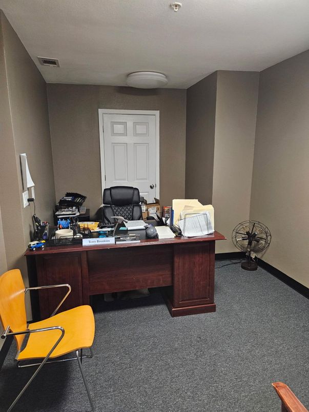 Home Office, Interior