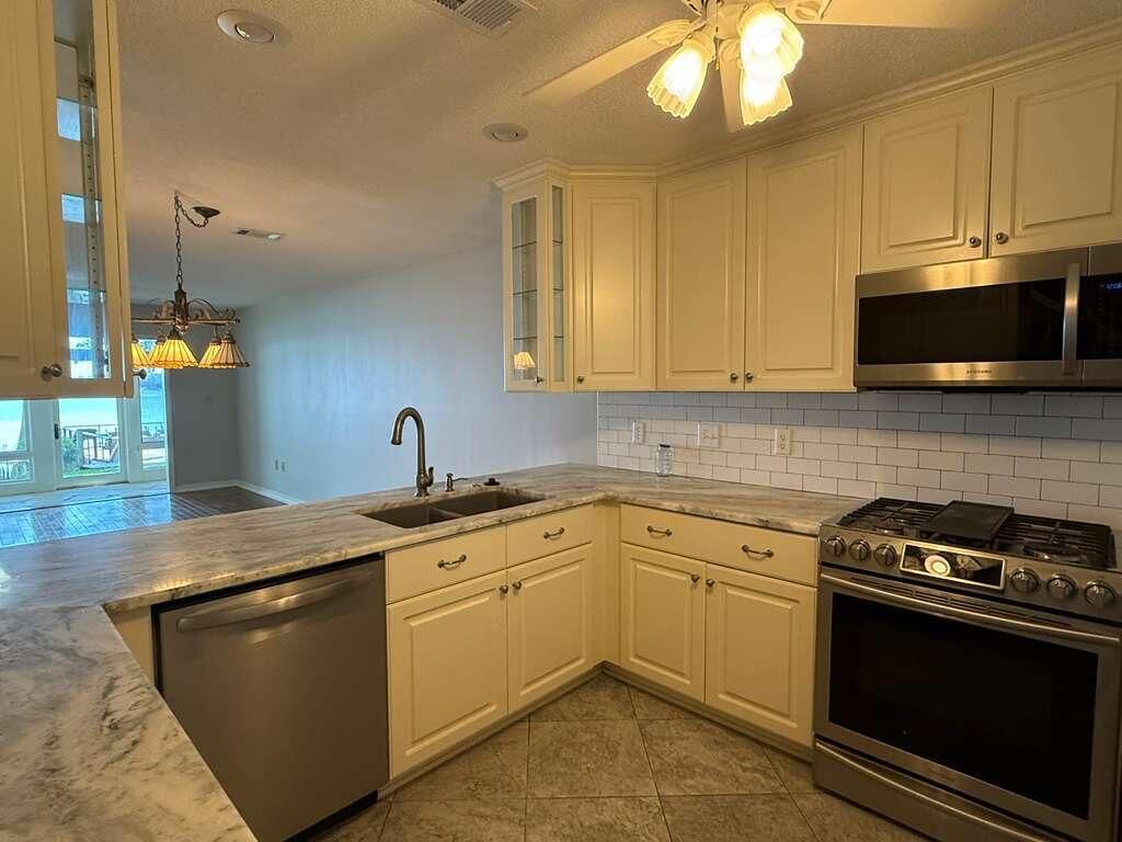Interior, Kitchen, Pendant Lights, Recessed Lighting, Stainless Steel Appliances