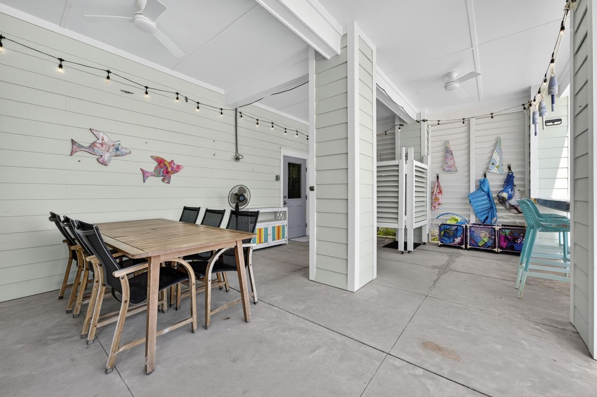 Dining room, Interior