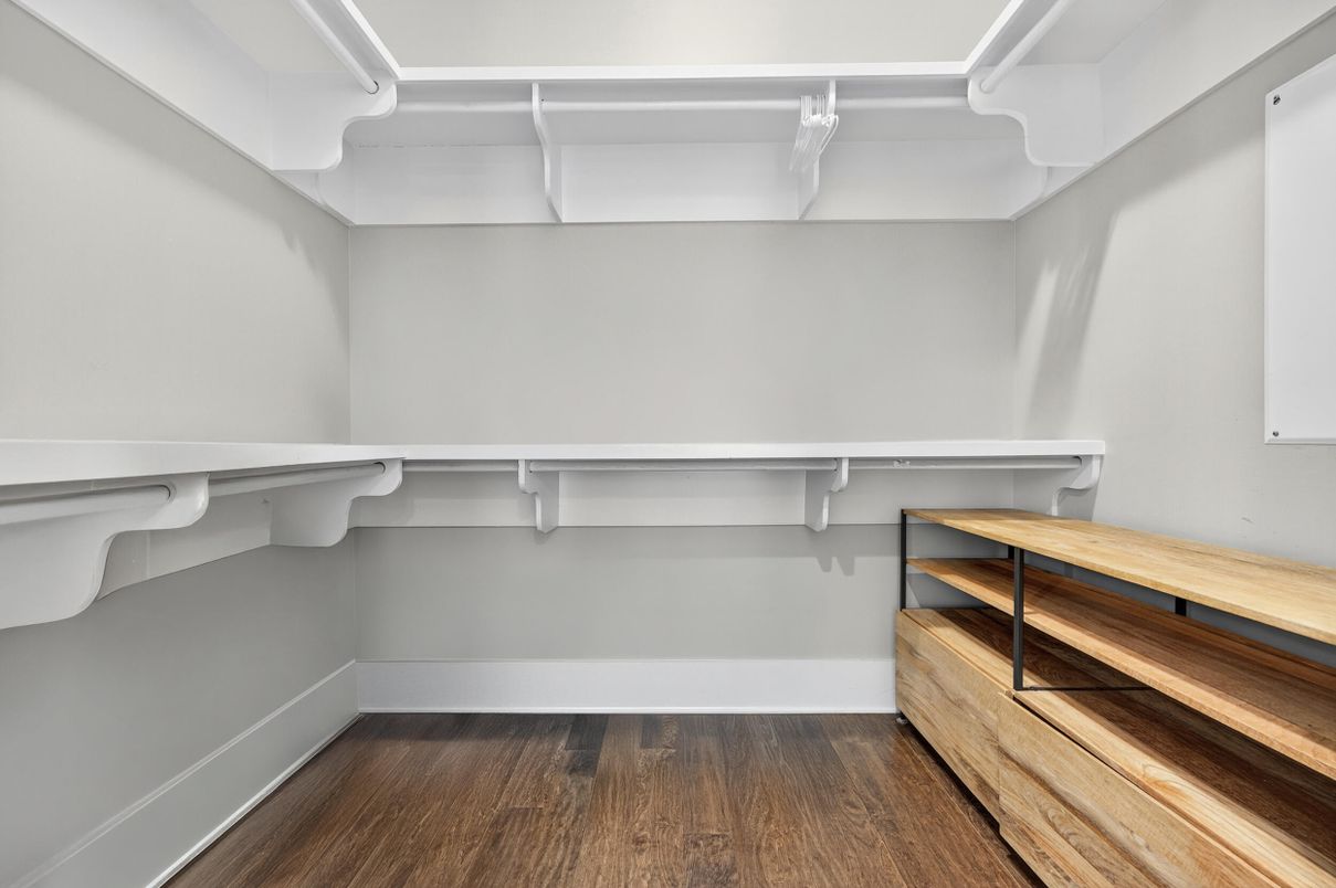 Interior, Walk-in Closets, Wood Texture Flooring