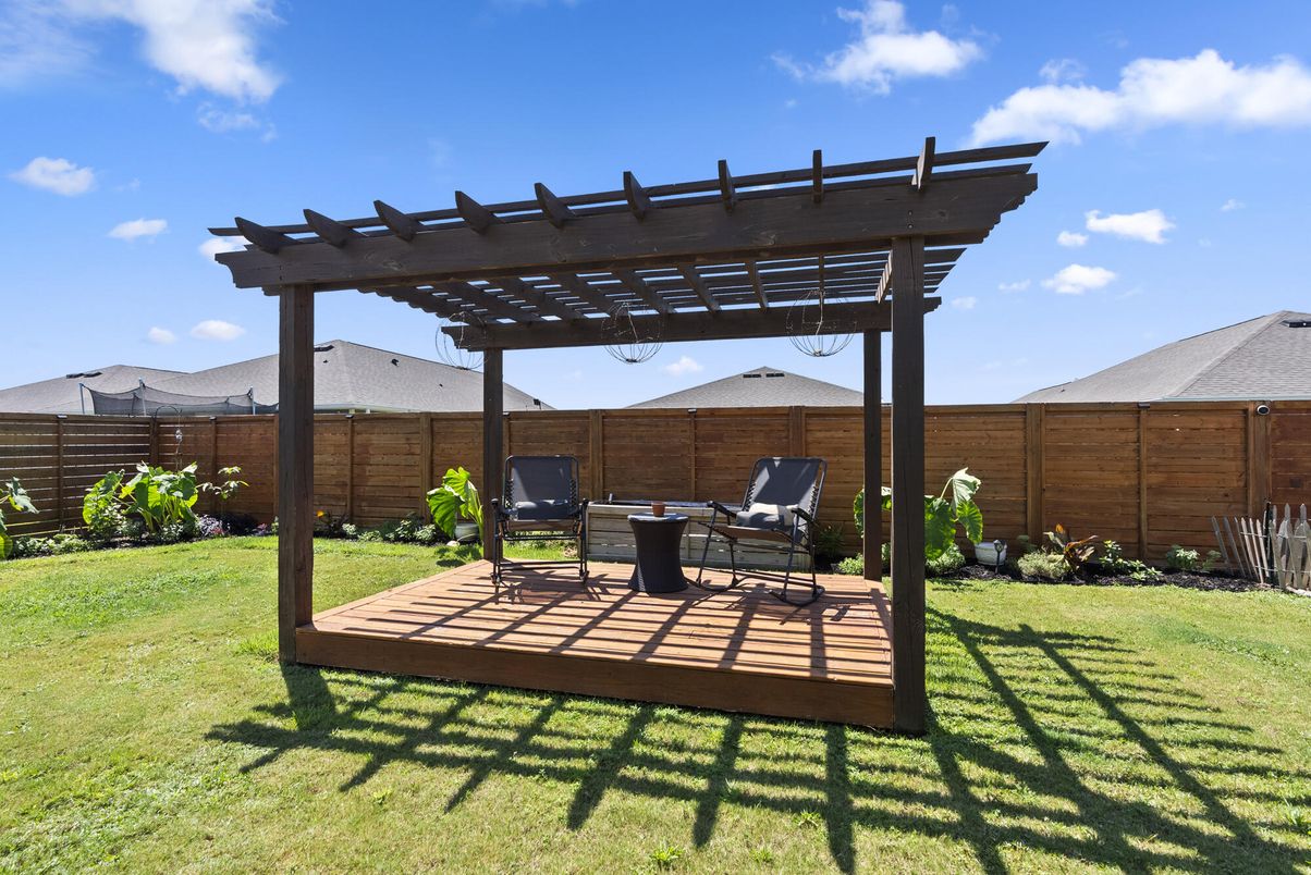 Backyard, Exterior