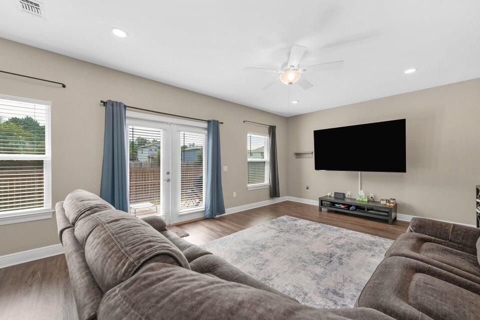 Interior, Living room, Recessed Lighting, Wood Texture Flooring