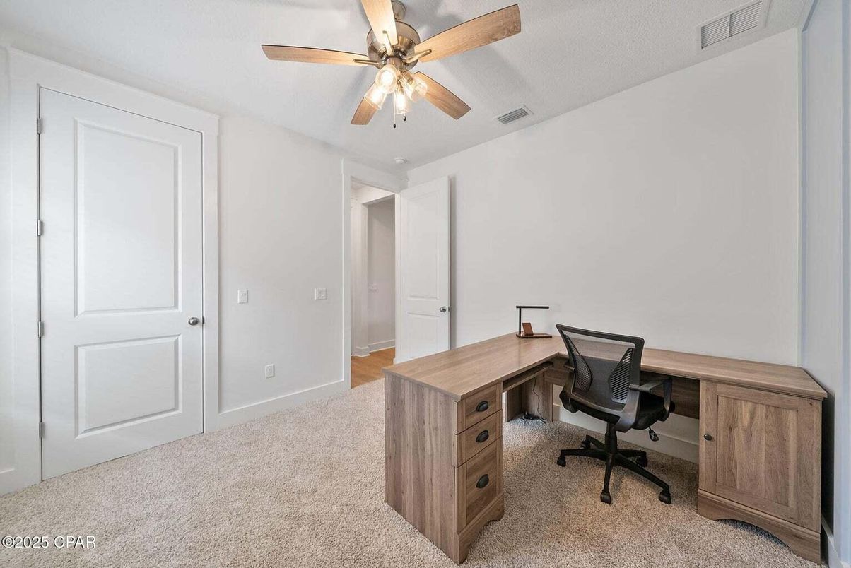 Home Office, Interior