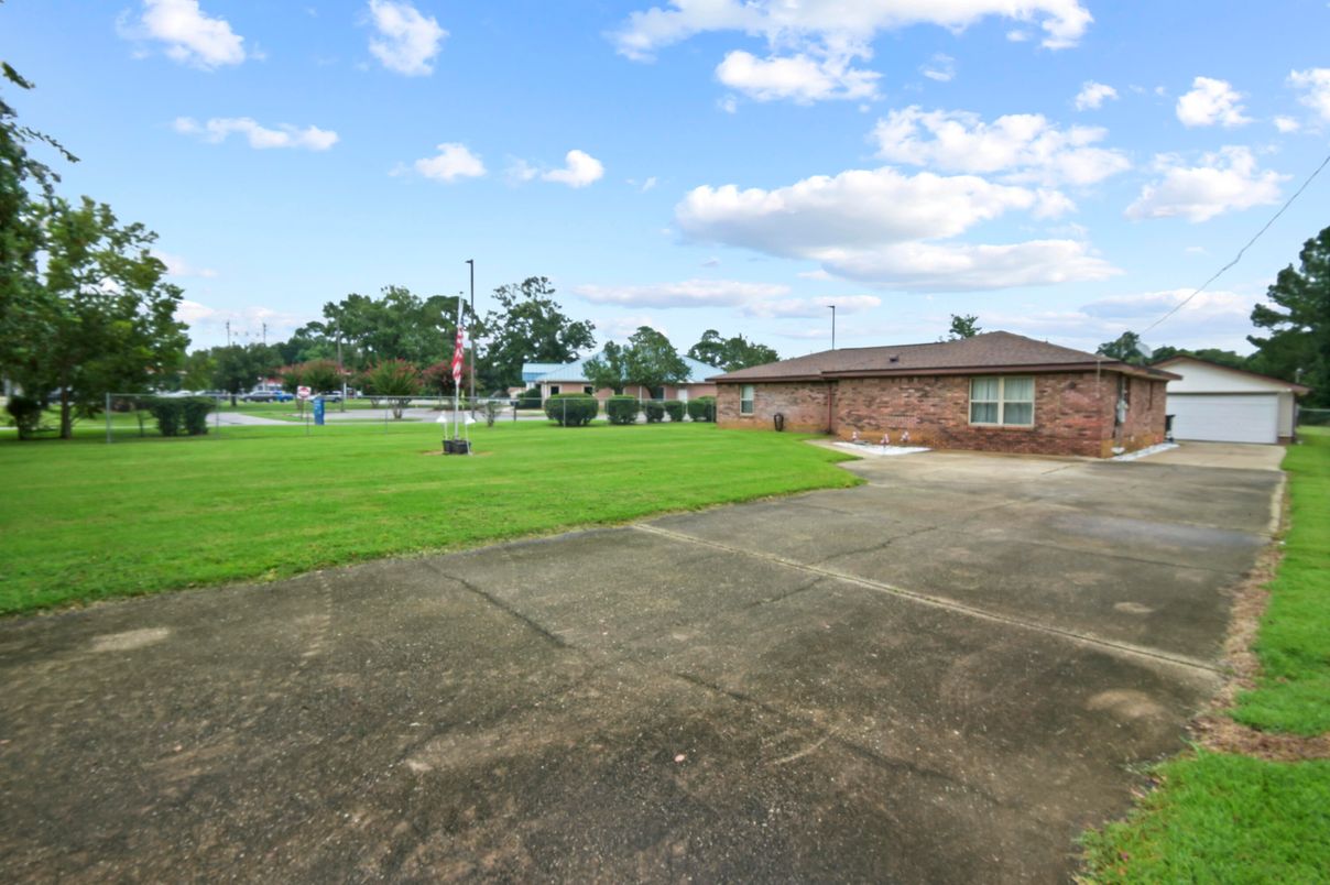 Backyard, Detached Garage, Exterior