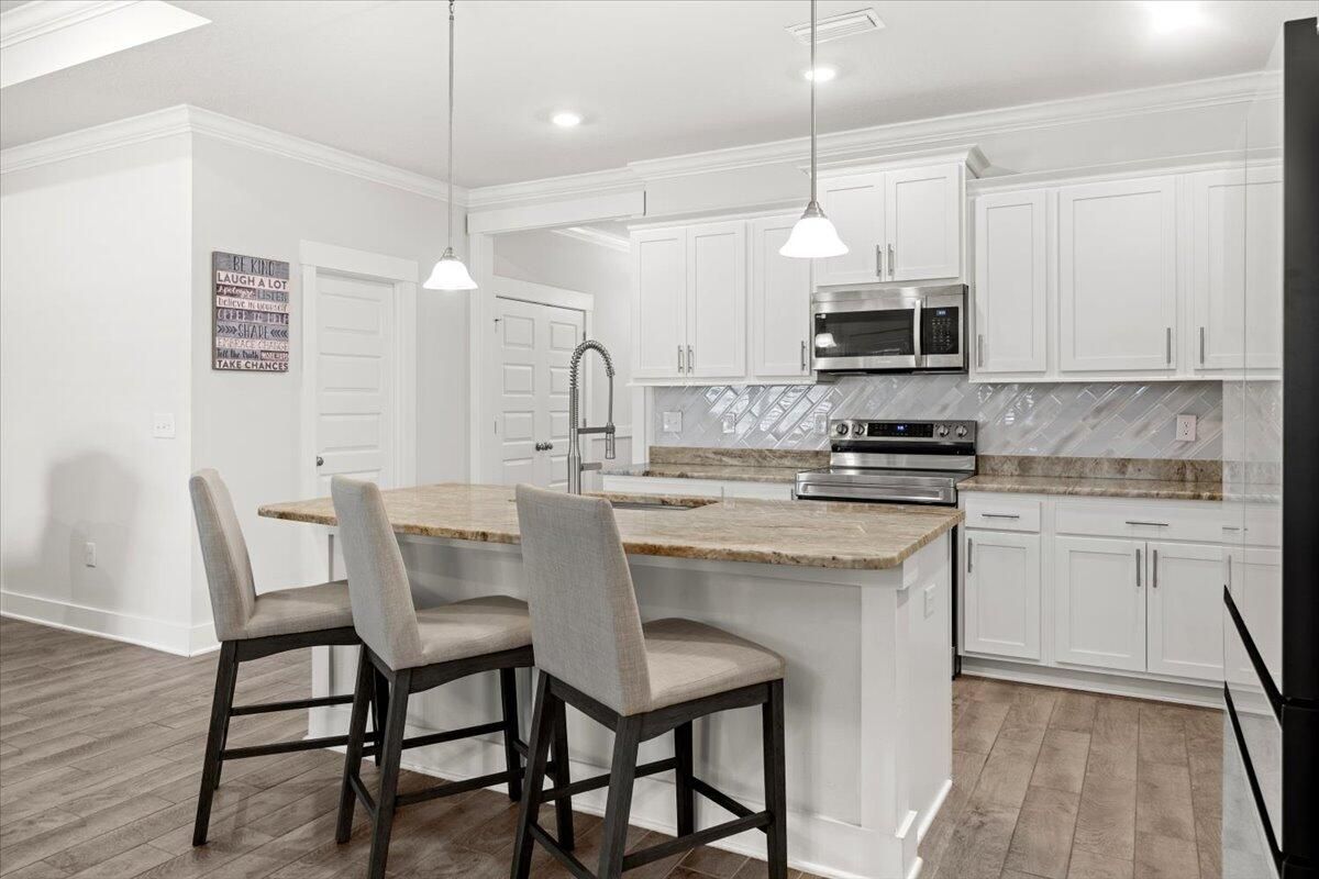Interior, Kitchen, Pendant Lights, Recessed Lighting, Wood Texture Flooring