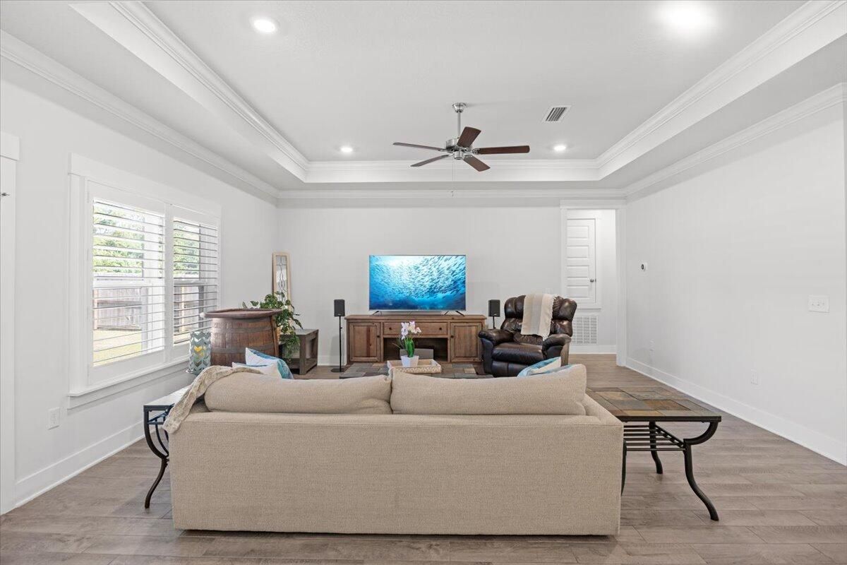 Interior, Living room, Recessed Lighting, Wood Texture Flooring