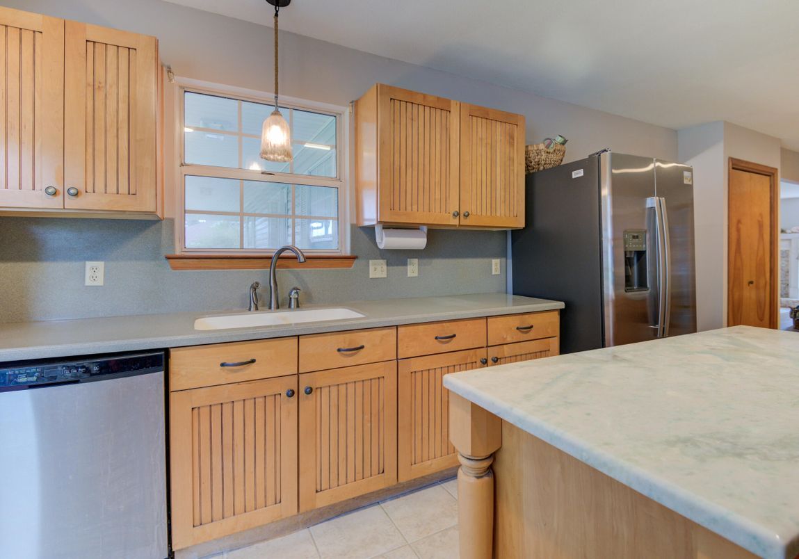Interior, Kitchen, Pendant Lights, Stainless Steel Appliances