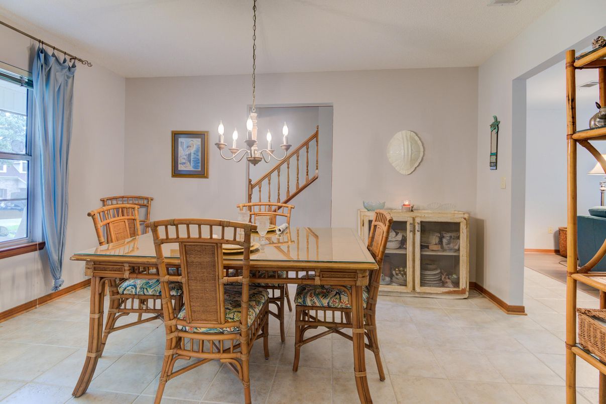 Chandelier, Dining room, Interior