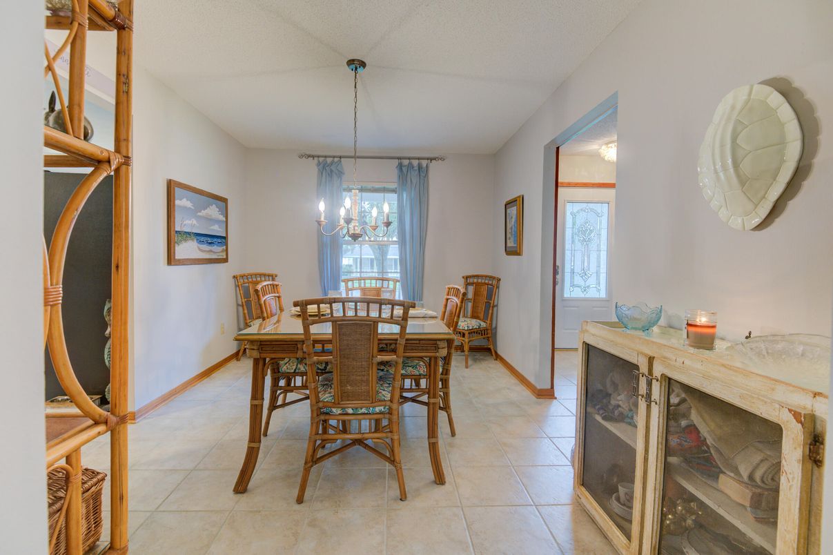 Chandelier, Dining room, Interior