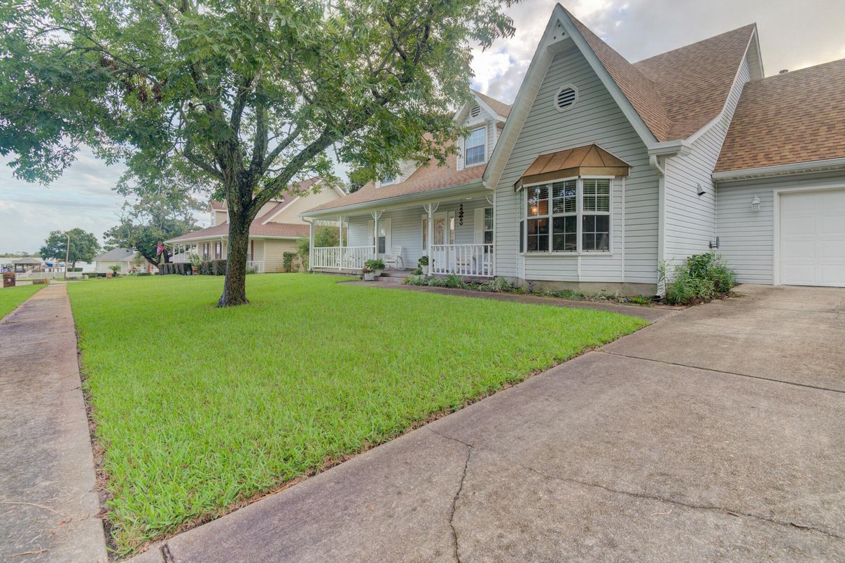 Attached, Backyard, Exterior, Facade, Farmhouse