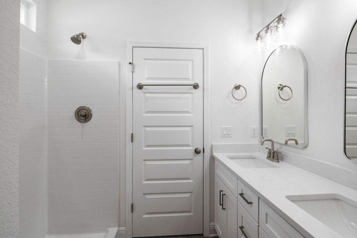 Bathroom, Dual Sink Vanities, Interior