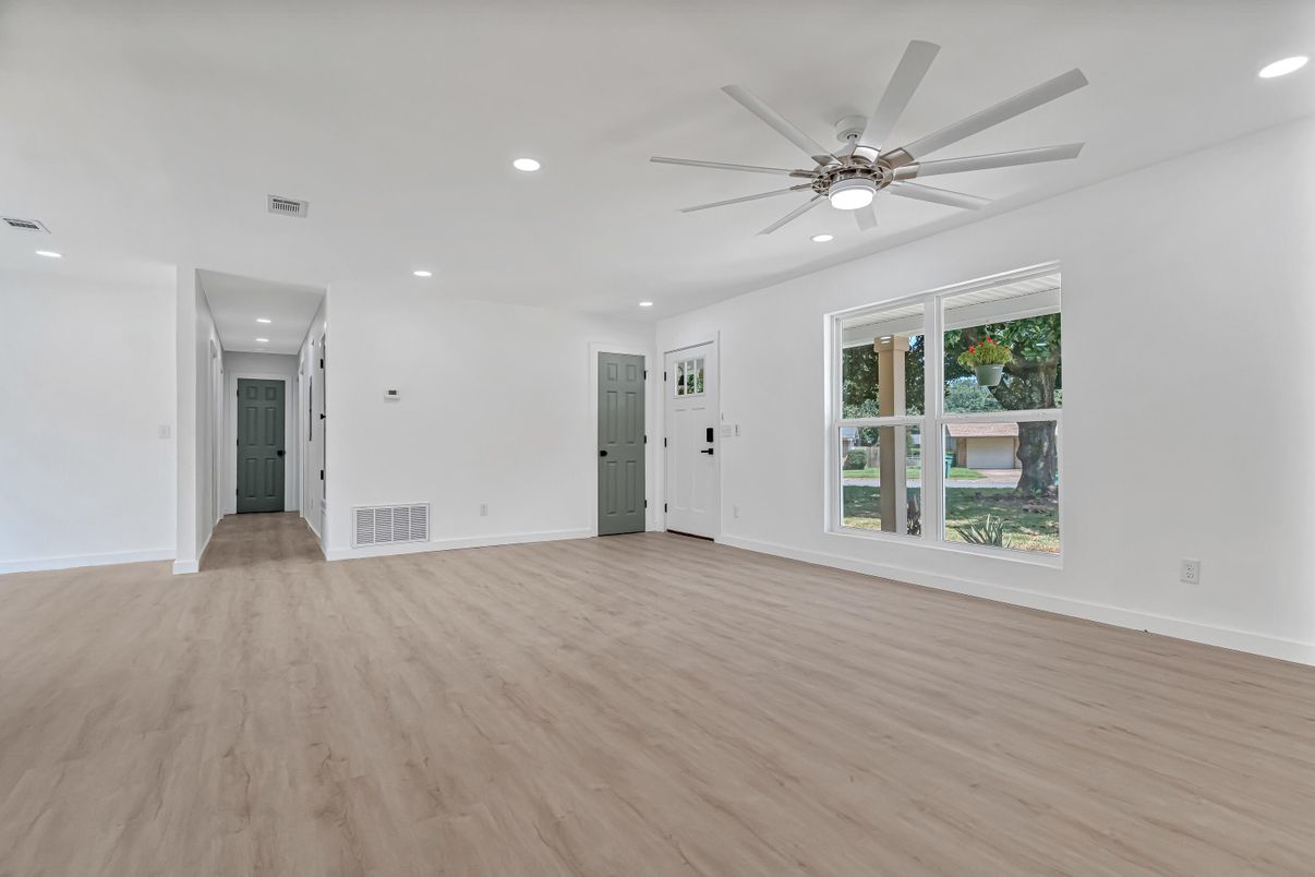 Empty room, Interior, Recessed Lighting, Wood Texture Flooring