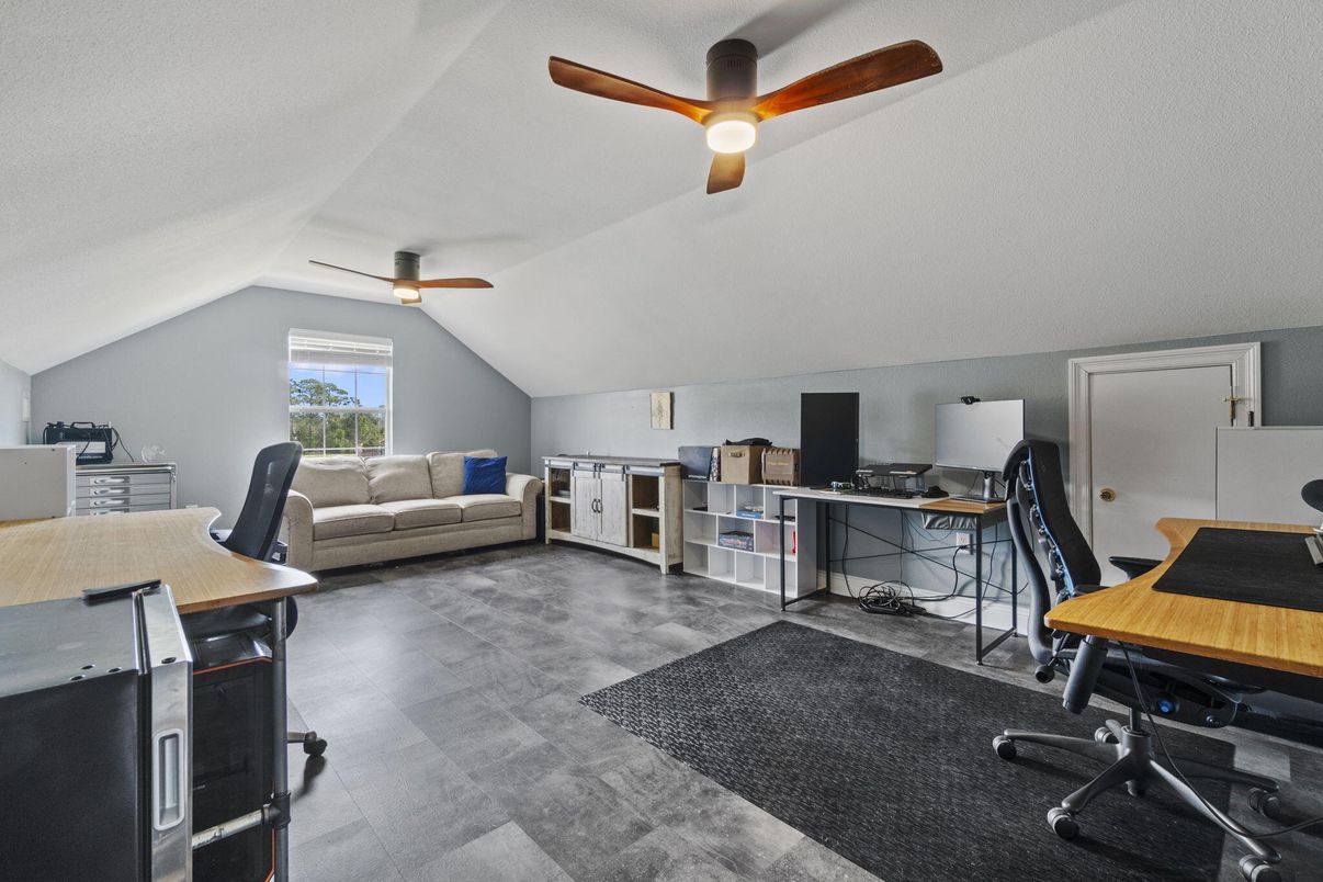 Home Office, Interior