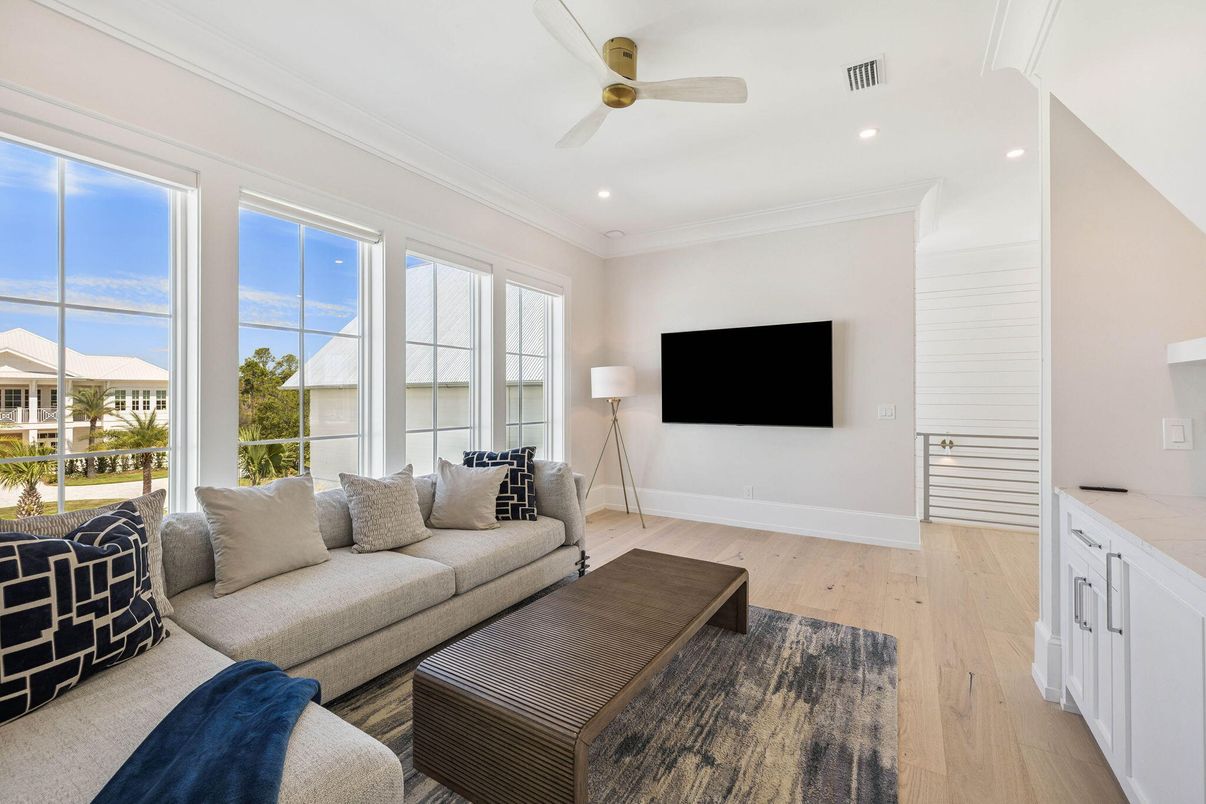Interior, Living room, Recessed Lighting, Wood Texture Flooring