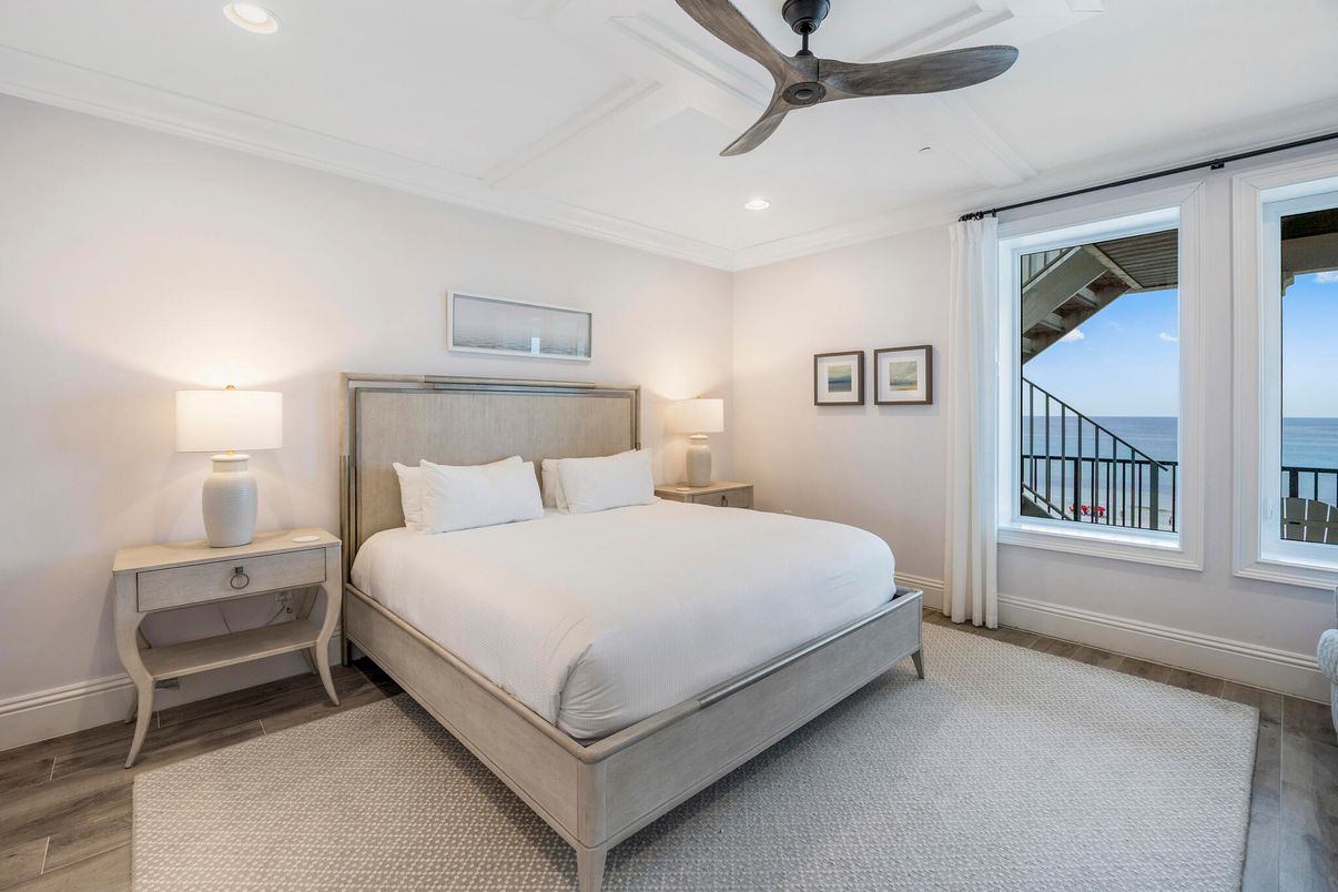 Bedroom, Interior, Recessed Lighting, Water, Wood Texture Flooring