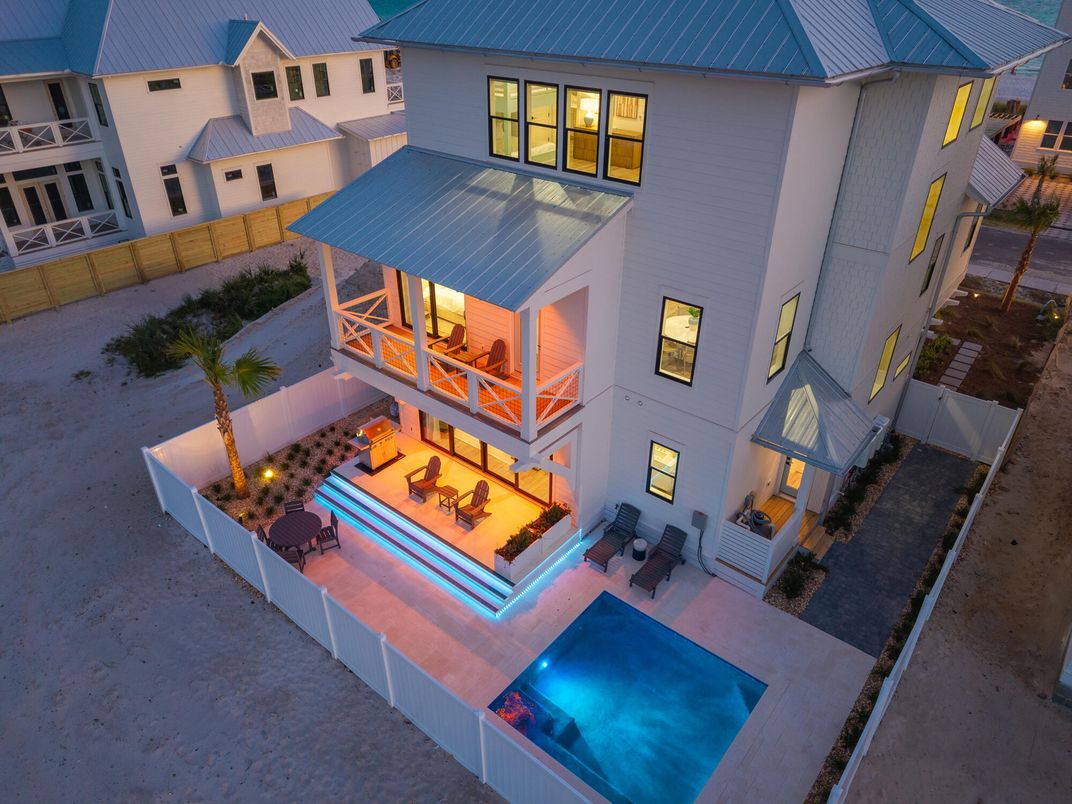 Exterior, Drone