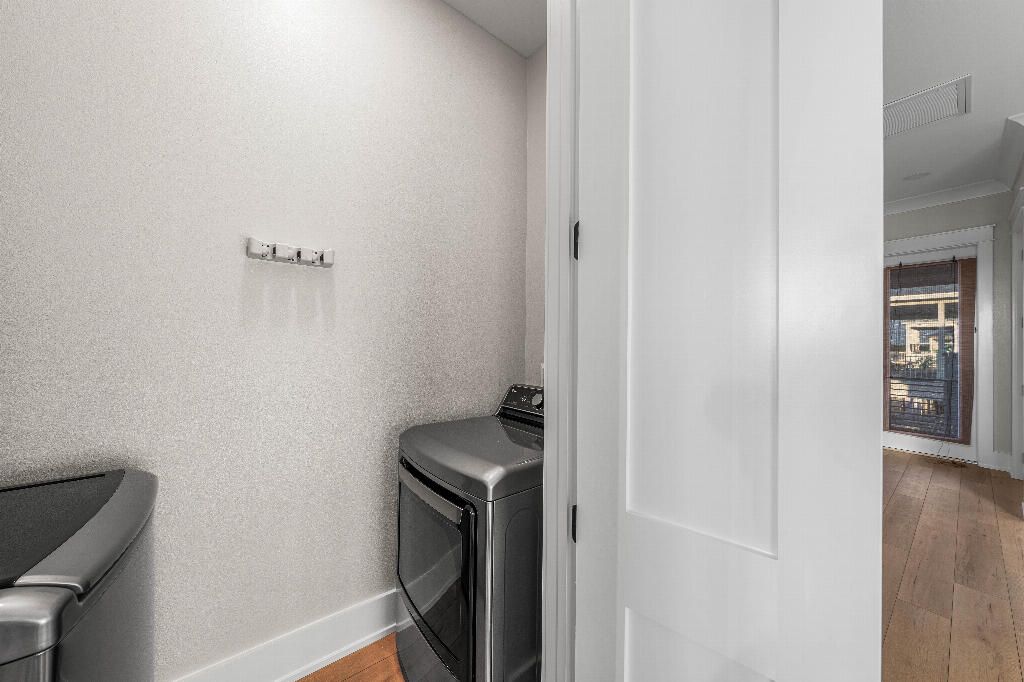 Interior, Washer, Wood Texture Flooring