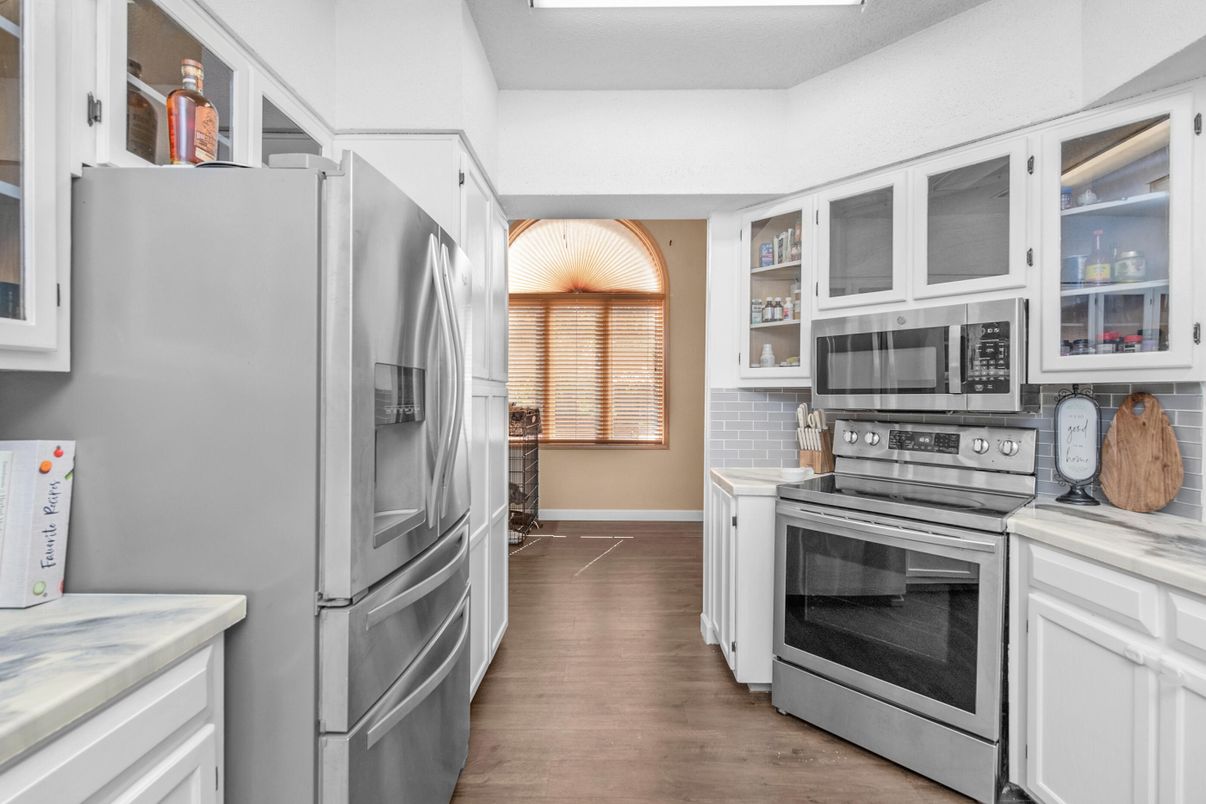 Interior, Kitchen, Stainless Steel Appliances, Wood Texture Flooring