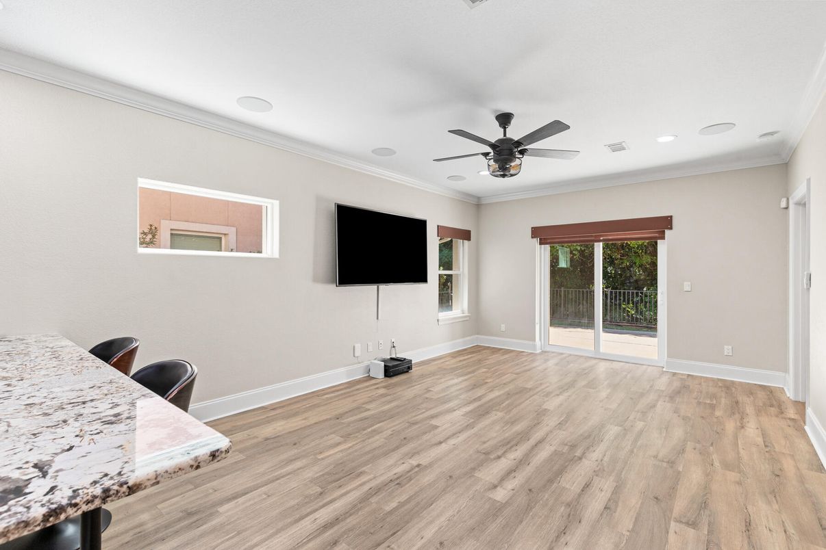 Interior, Recessed Lighting, Wood Texture Flooring