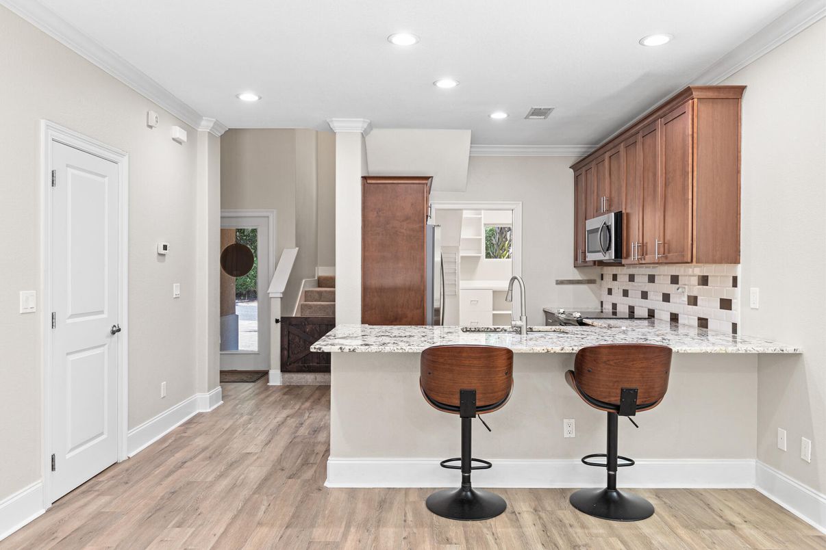Interior, Recessed Lighting, Wood Texture Flooring