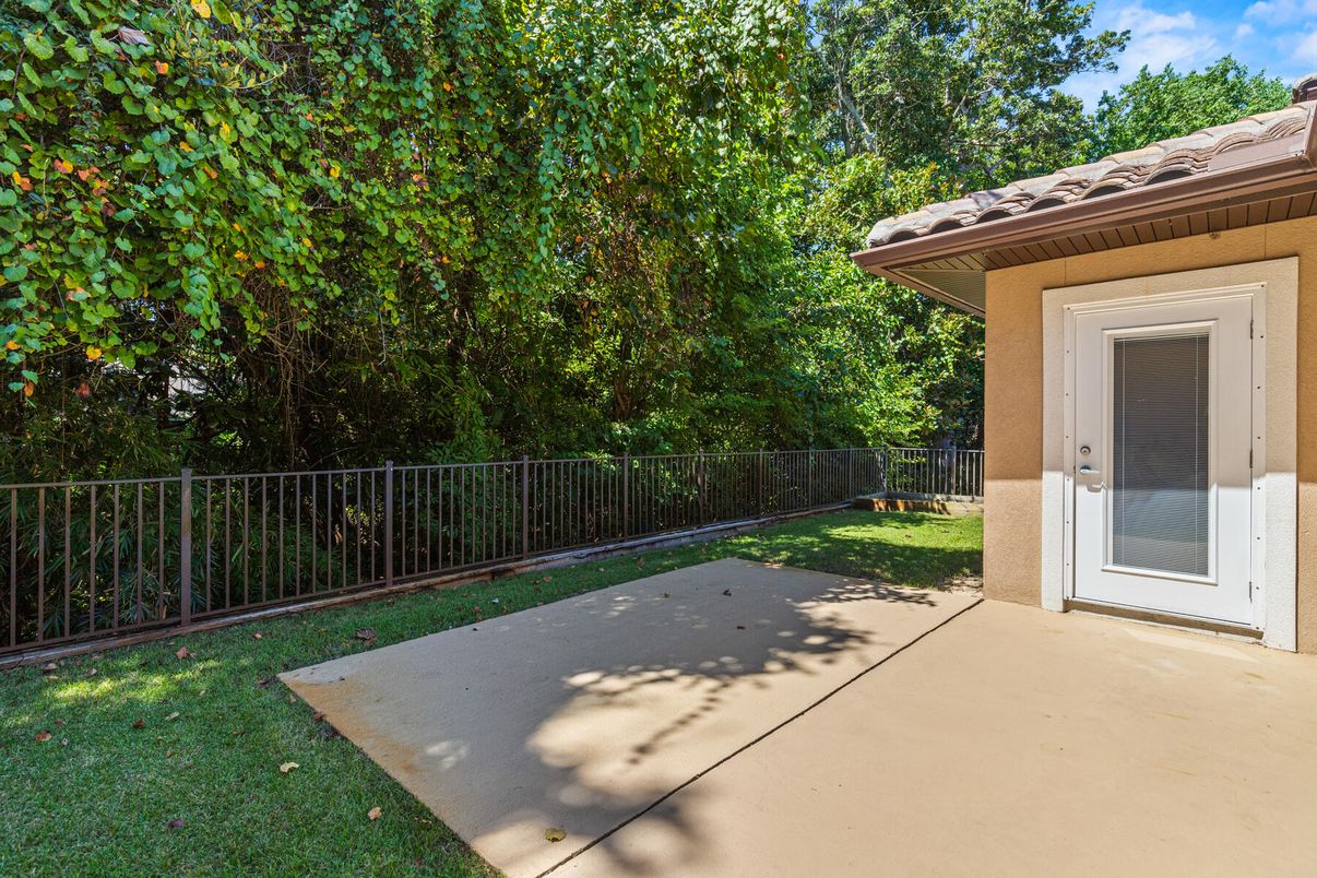 Backyard, Exterior