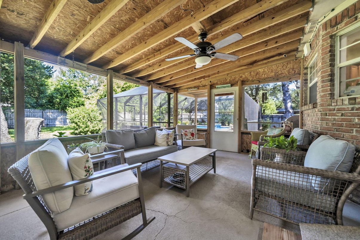 Interior, Living room, Stone Walls, Sun Room, Wooden Beams, Wooden Ceilings