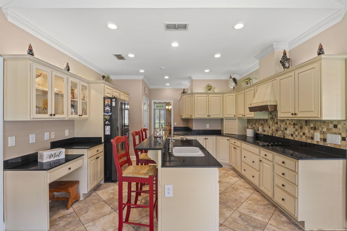 Dining room, Interior, Kitchen, Recessed Lighting