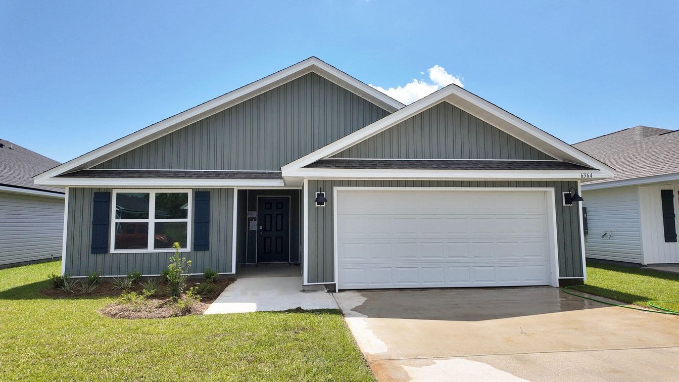 Attached, Exterior, Facade, American Craftsman