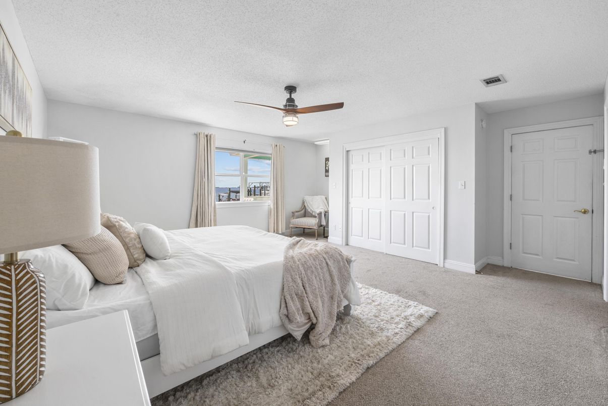 Bedroom, Interior, Water