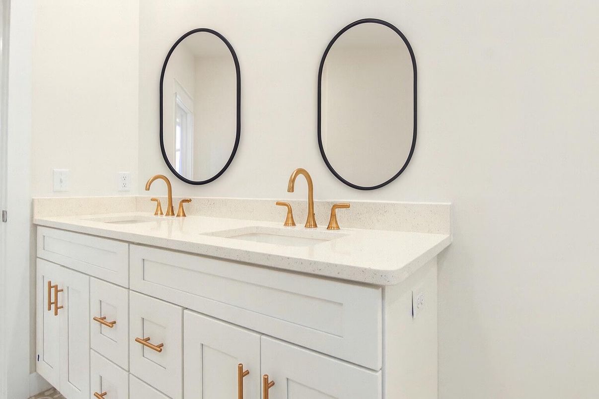 Bathroom, Dual Sink Vanities, Interior