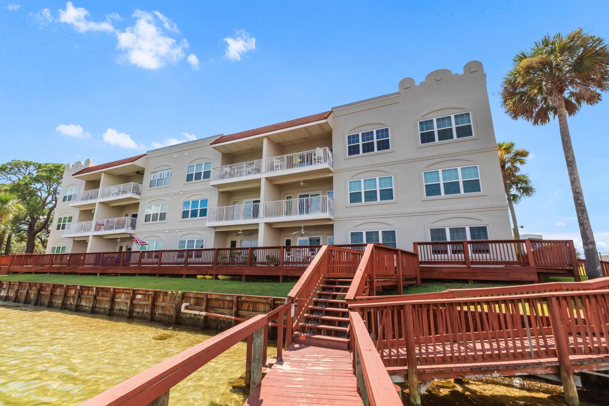 Exterior, Facade, Condo Building