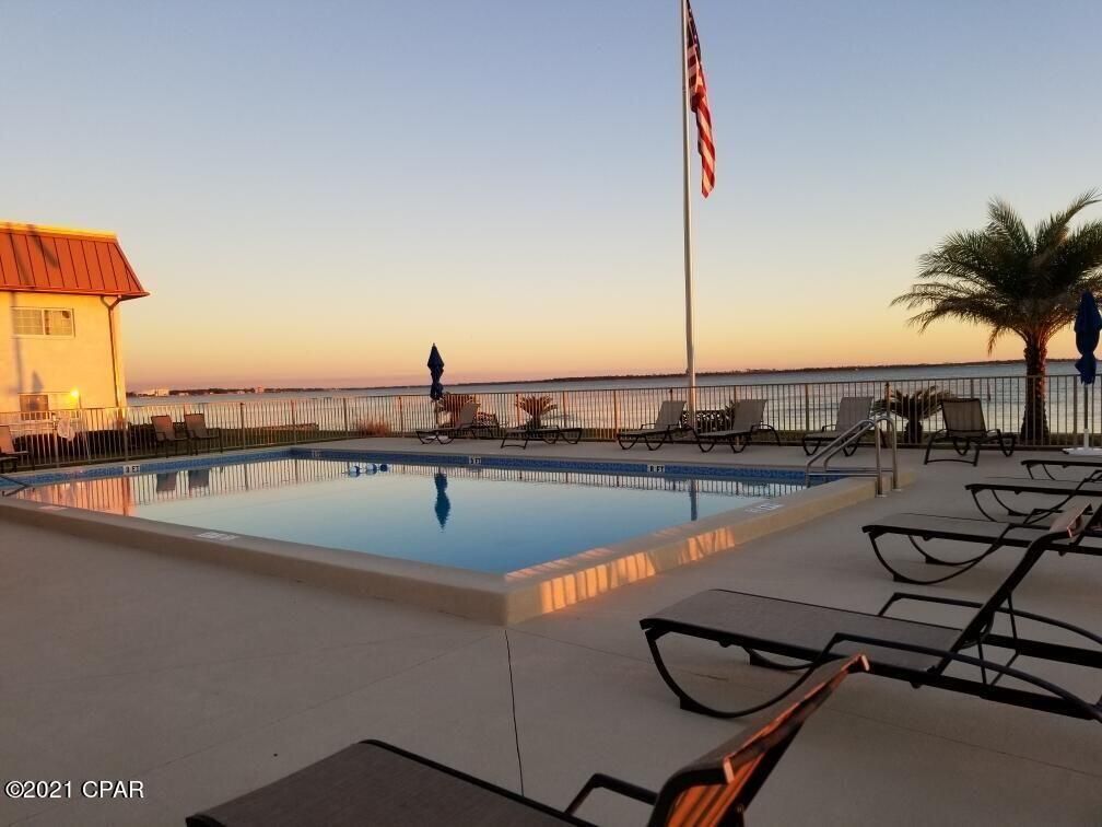 Exterior, Pool, Water