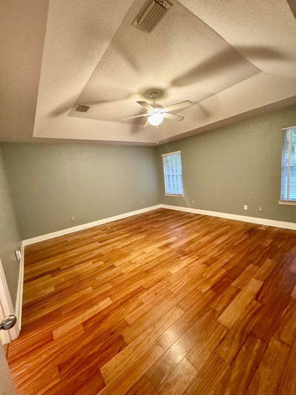 Empty room, Interior, Recessed Lighting, Wood Texture Flooring