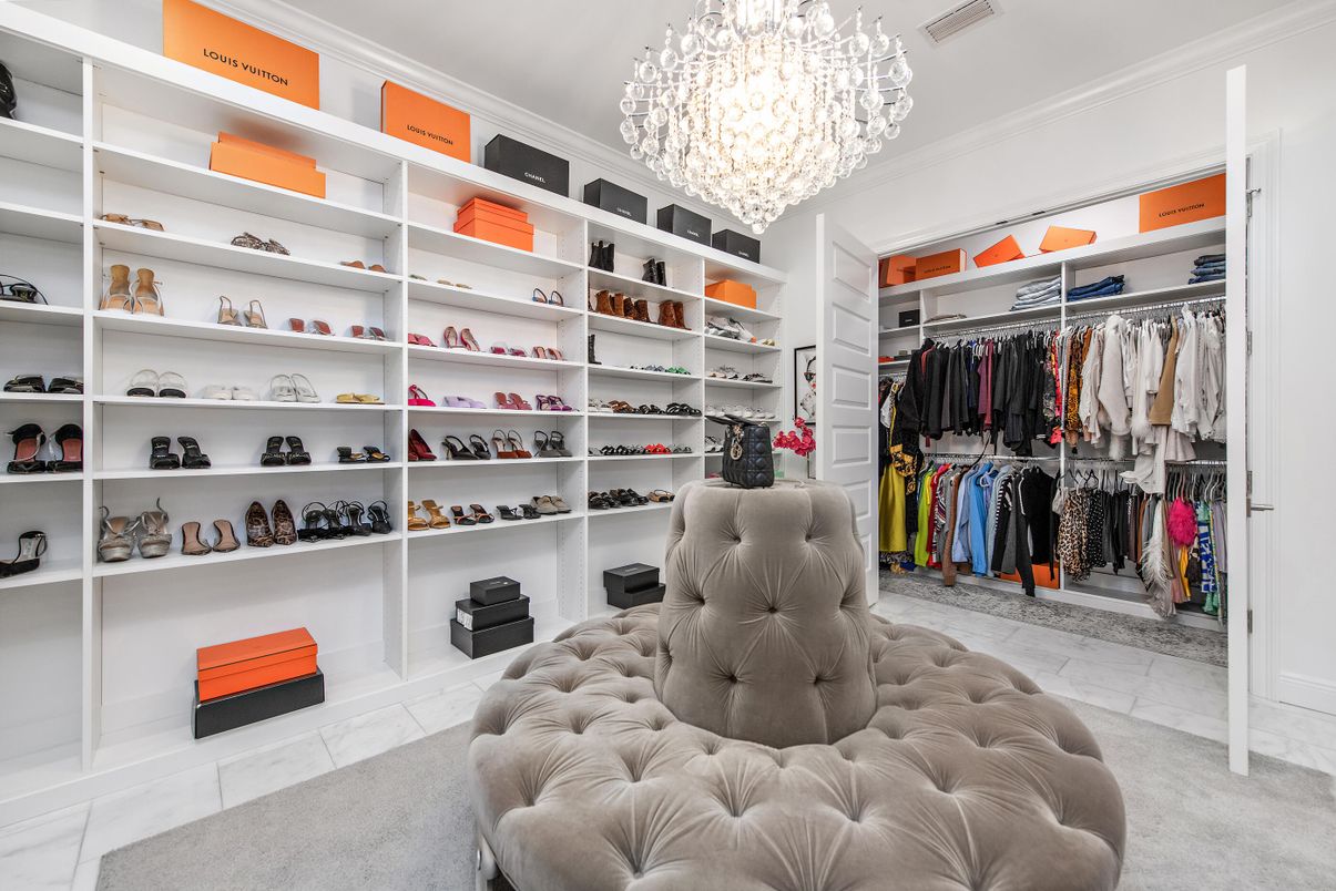Chandelier, Interior, Marble, Walk-in Closets
