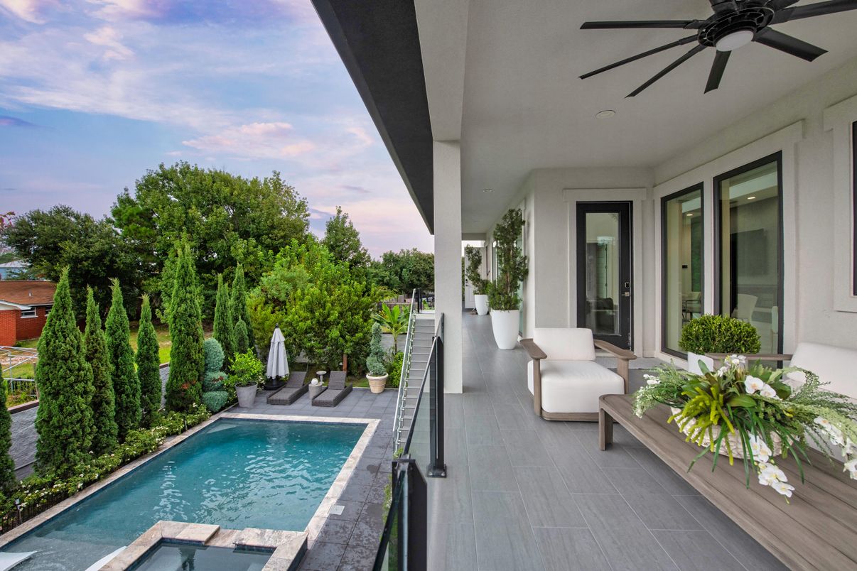 Exterior, Pool