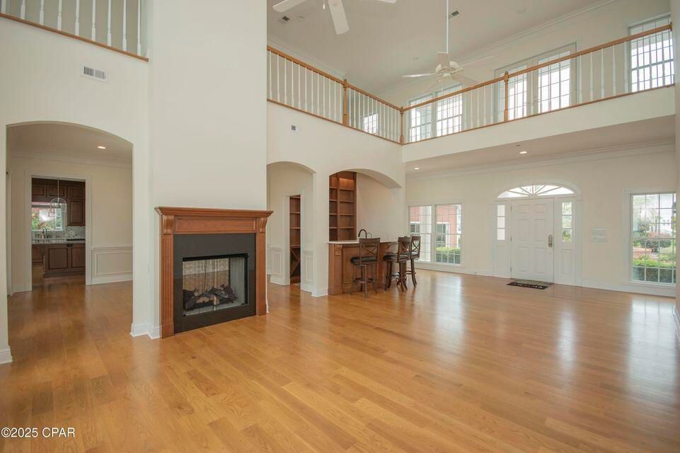 Dining room, Fireplace, Interior, Recessed Lighting, Wood Texture Flooring
